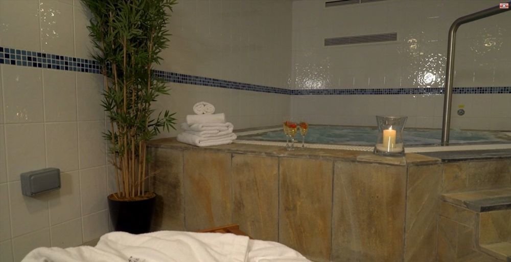 Hotel Portrush Adelphi Exterior foto A spa