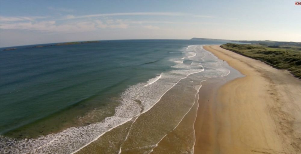 Hotel Portrush Adelphi Exterior foto Aerial view of the beach