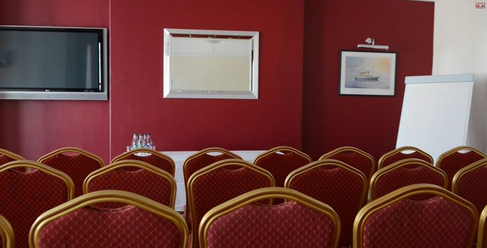 Hotel Portrush Adelphi Exterior foto The conference room